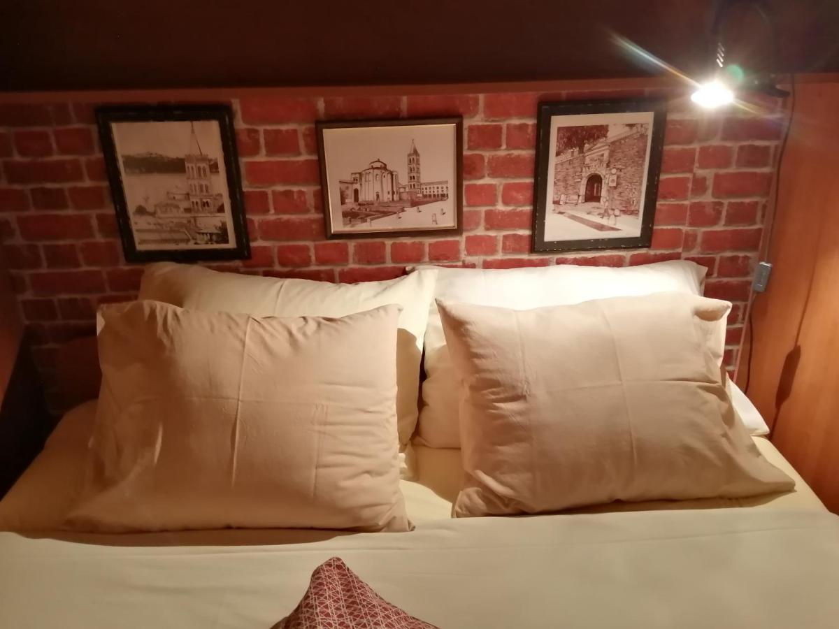Apartments Tamara Sukošan Eksteriør bilde