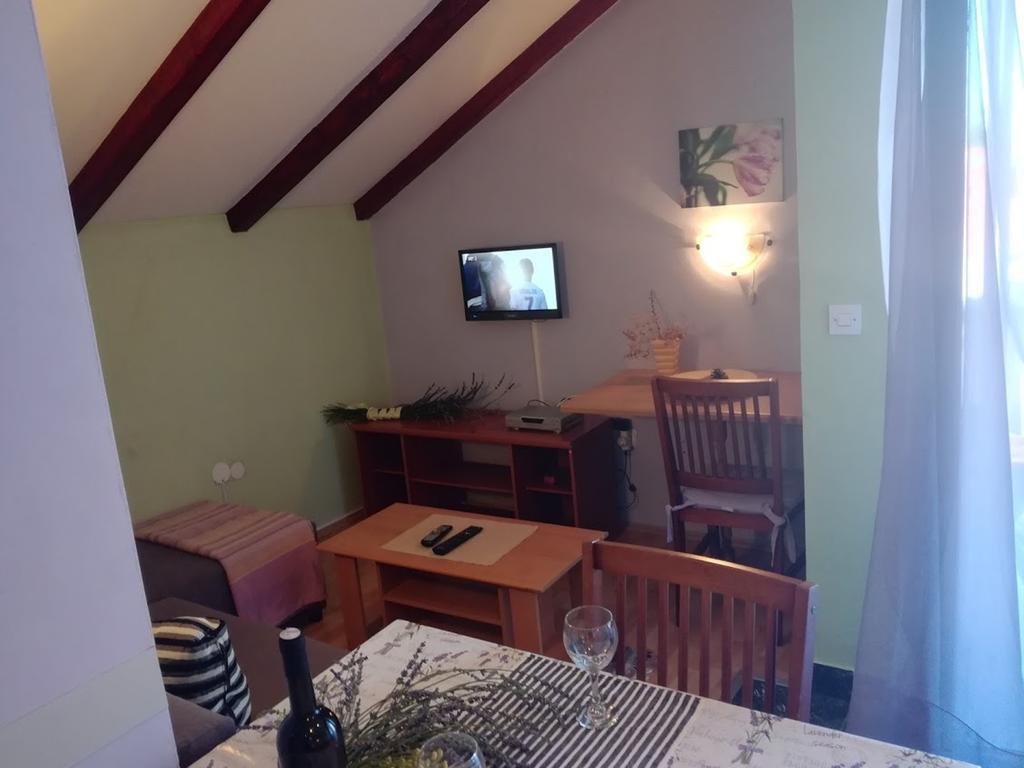 Apartments Tamara Sukošan Eksteriør bilde