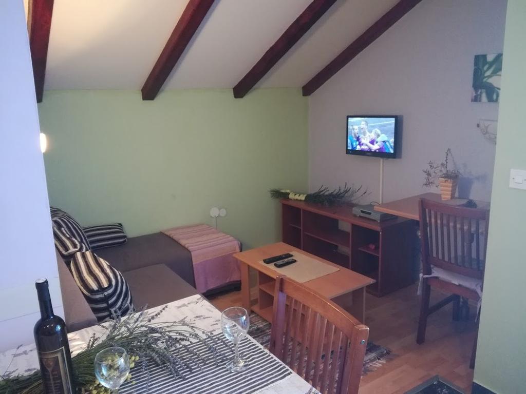 Apartments Tamara Sukošan Eksteriør bilde